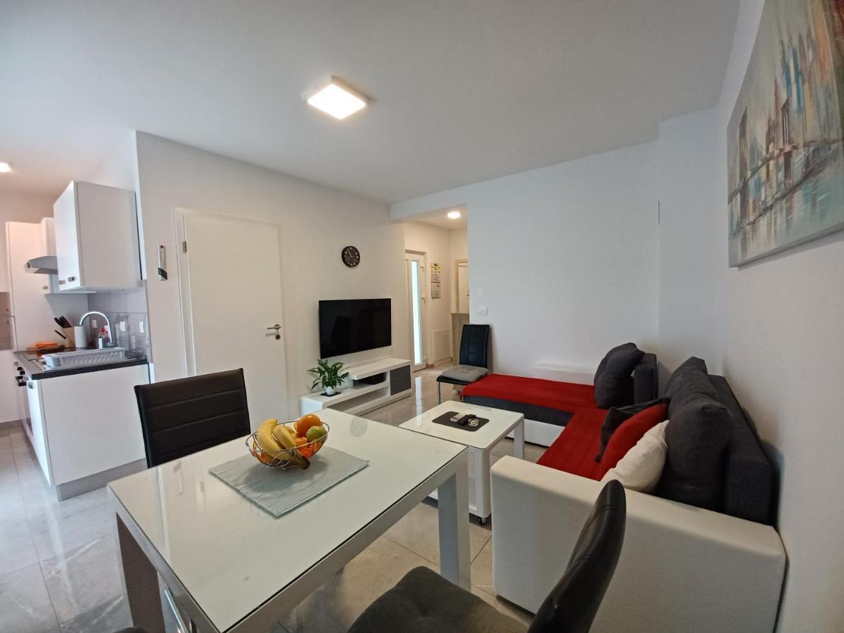 Apartments Leon 2 Novigrad Istria Esterno foto