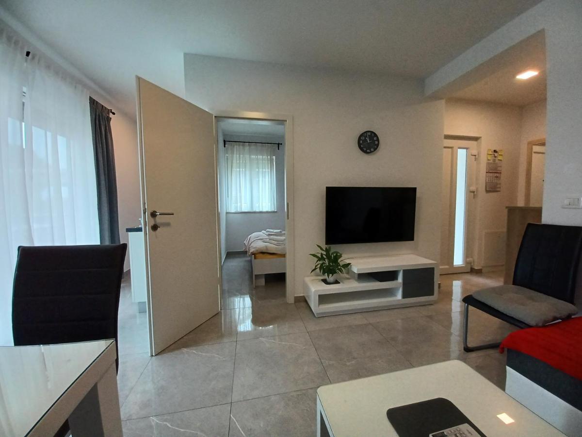 Apartments Leon 2 Novigrad Istria Esterno foto